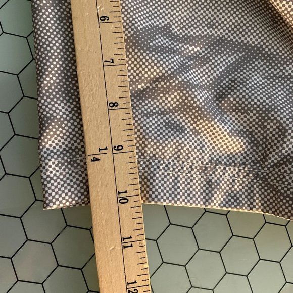 Under Armour UA Fish Hunter Cargo Shorts Mens 32 Loose Heat Gear Digital Camo - Picture 5 of 13